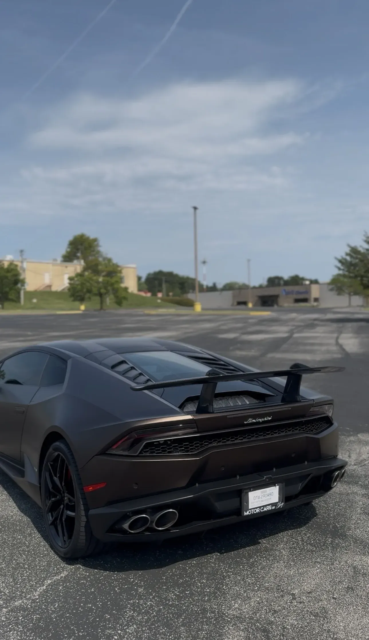 Lamborghini Huracán rear with carbon fiber spoiler