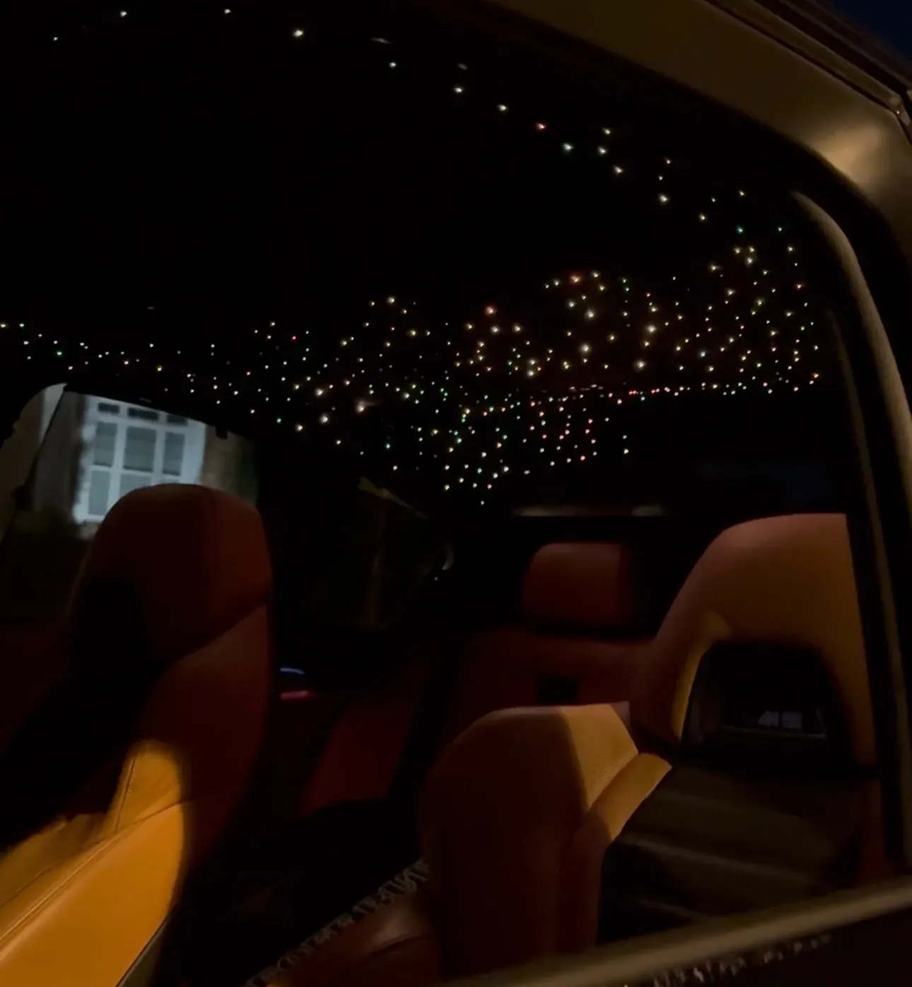 F90 M5 interior under an 800-star headliner